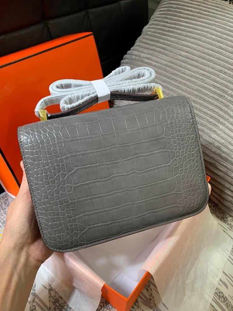 Classic Luxury Gold Leather Shoulder Bag ??Special Edition