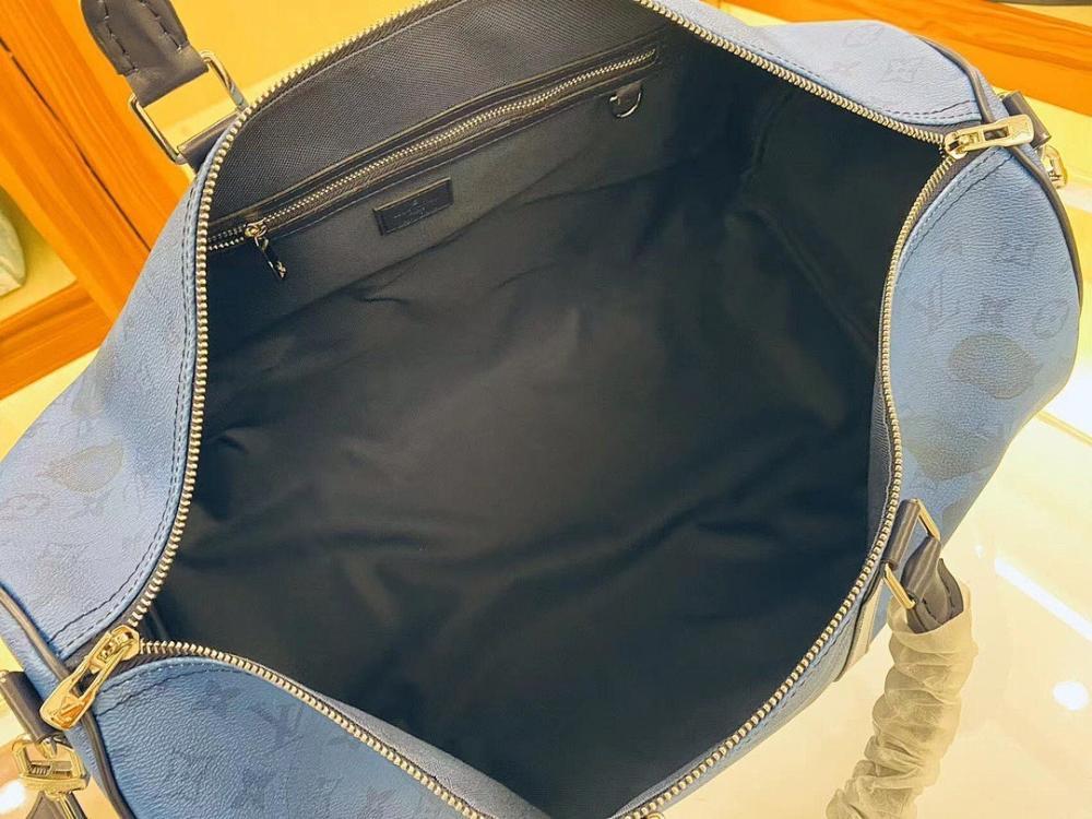 Stylish Leather Travel Bag – Limited Edition