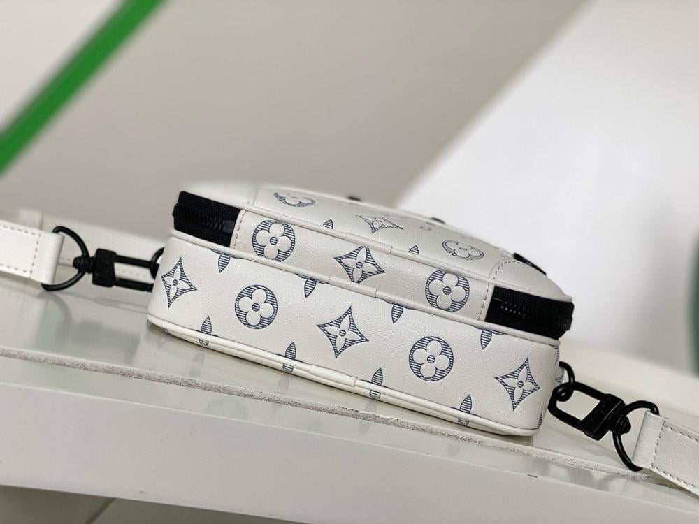 Italian-Inspired Elegant Leather Bag