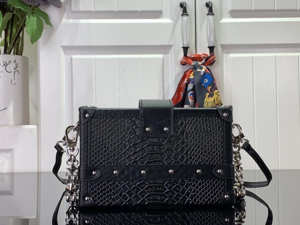 Elegant Shoulder Bag