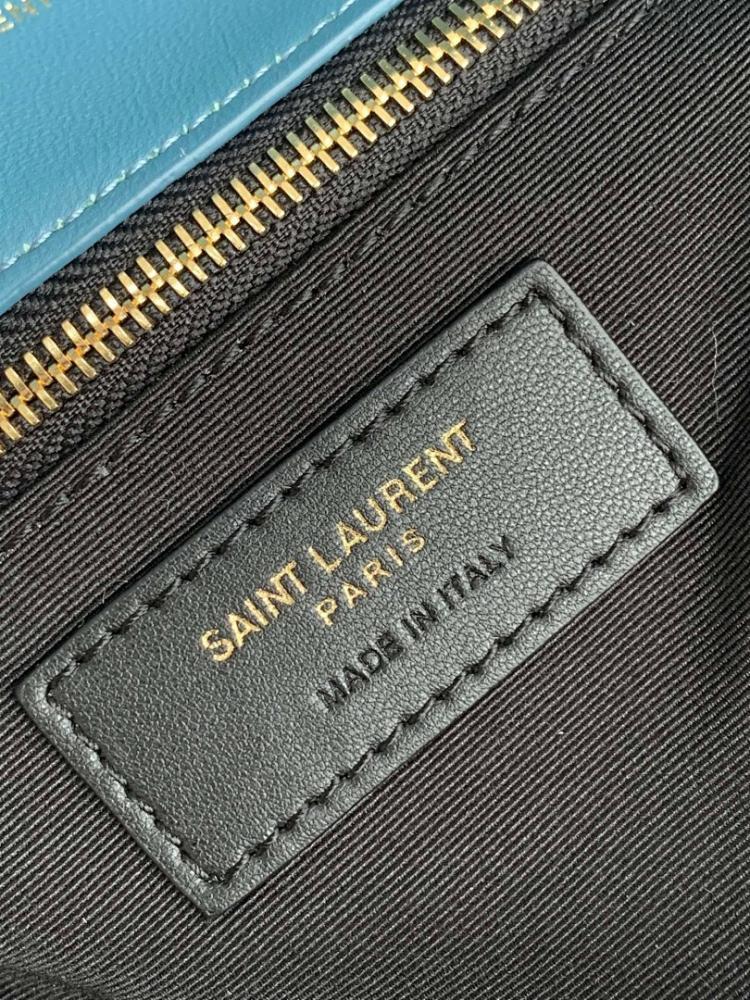 Stylish Gold Crossbody Bag – Special Edition