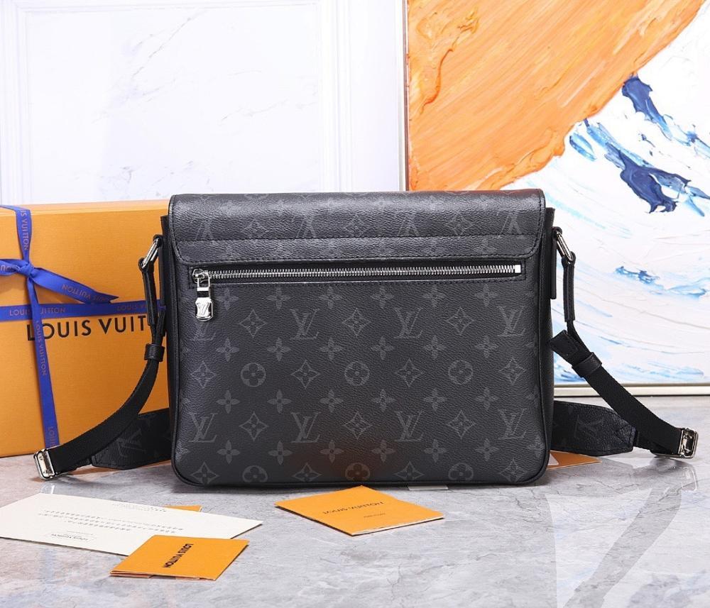 Modern Refined Leather Shoulder Bag