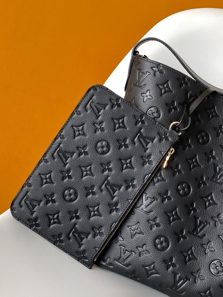Elegant Stylish Monogram Leather Travel Bag – Limited Edition