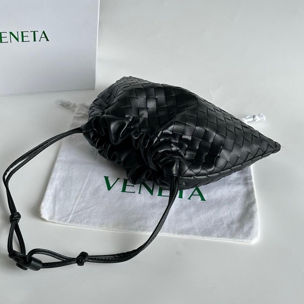 Modern Refined Leather Shoulder Bag