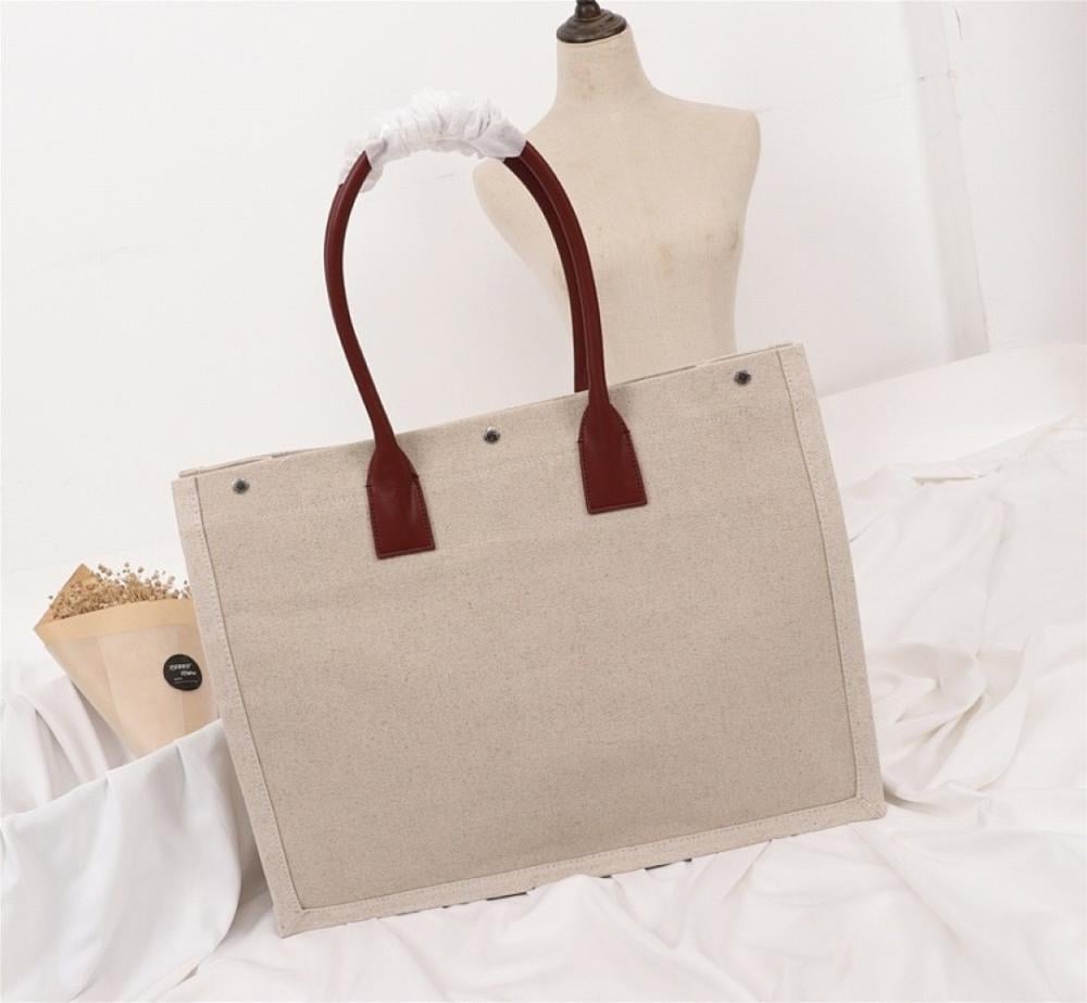 Stylish Tote Bag – Limited Edition