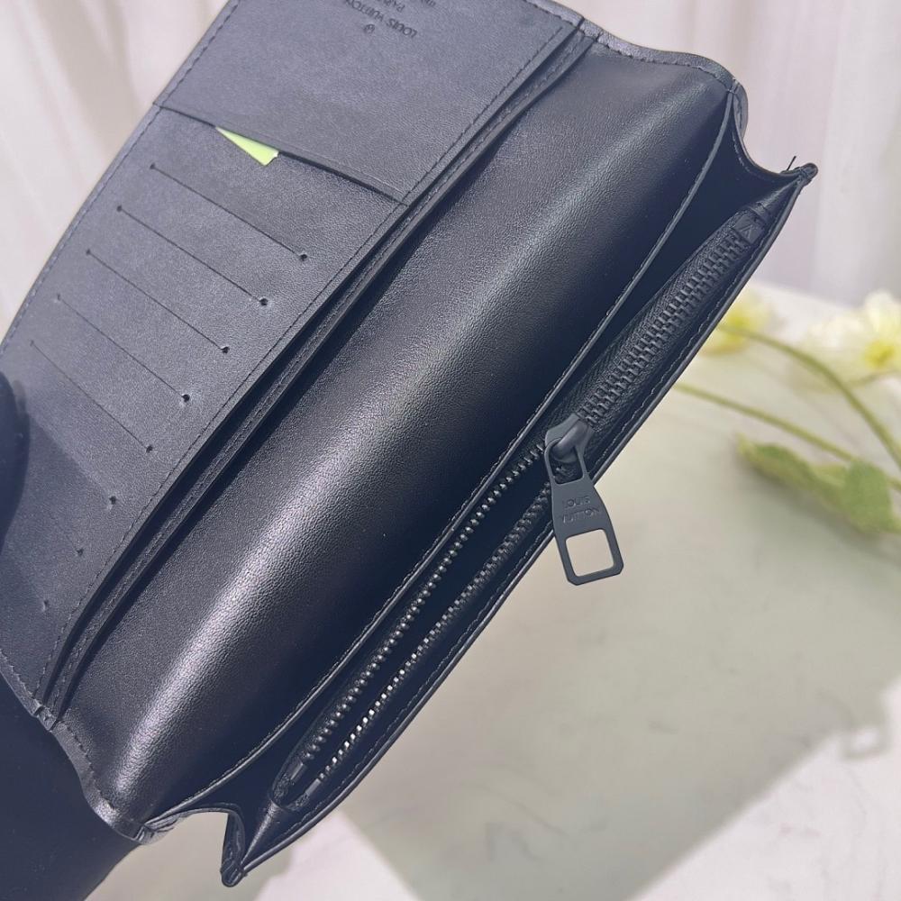 Classic Calfskin Wallet – Special Edition