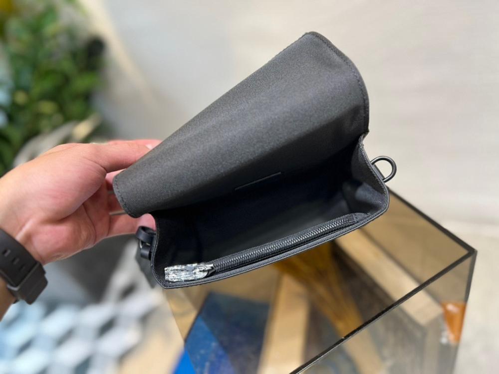Modern Italian-Inspired Leather Shoulder Bag