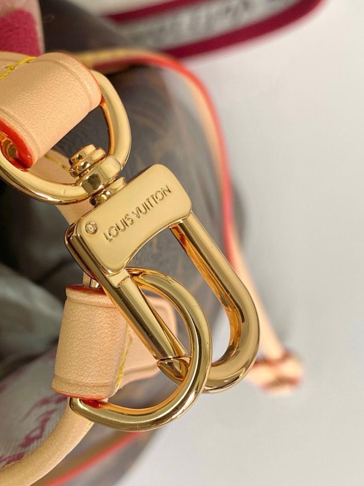 Neverfull Monogram Shoulder Bag