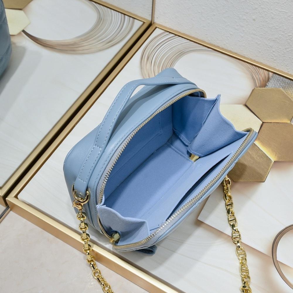 Elegant Stylish Calfskin Shoulder Bag – Limited Edition