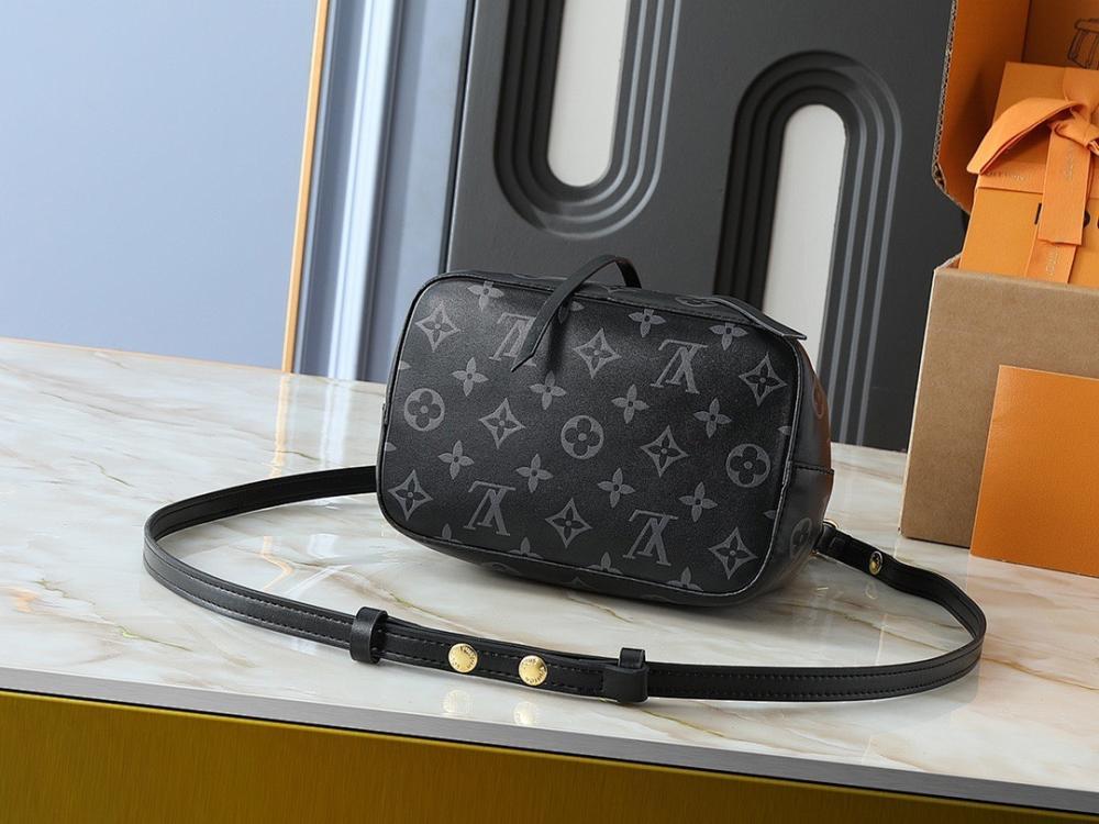 NeoNoe Woven Leather Shoulder Bag