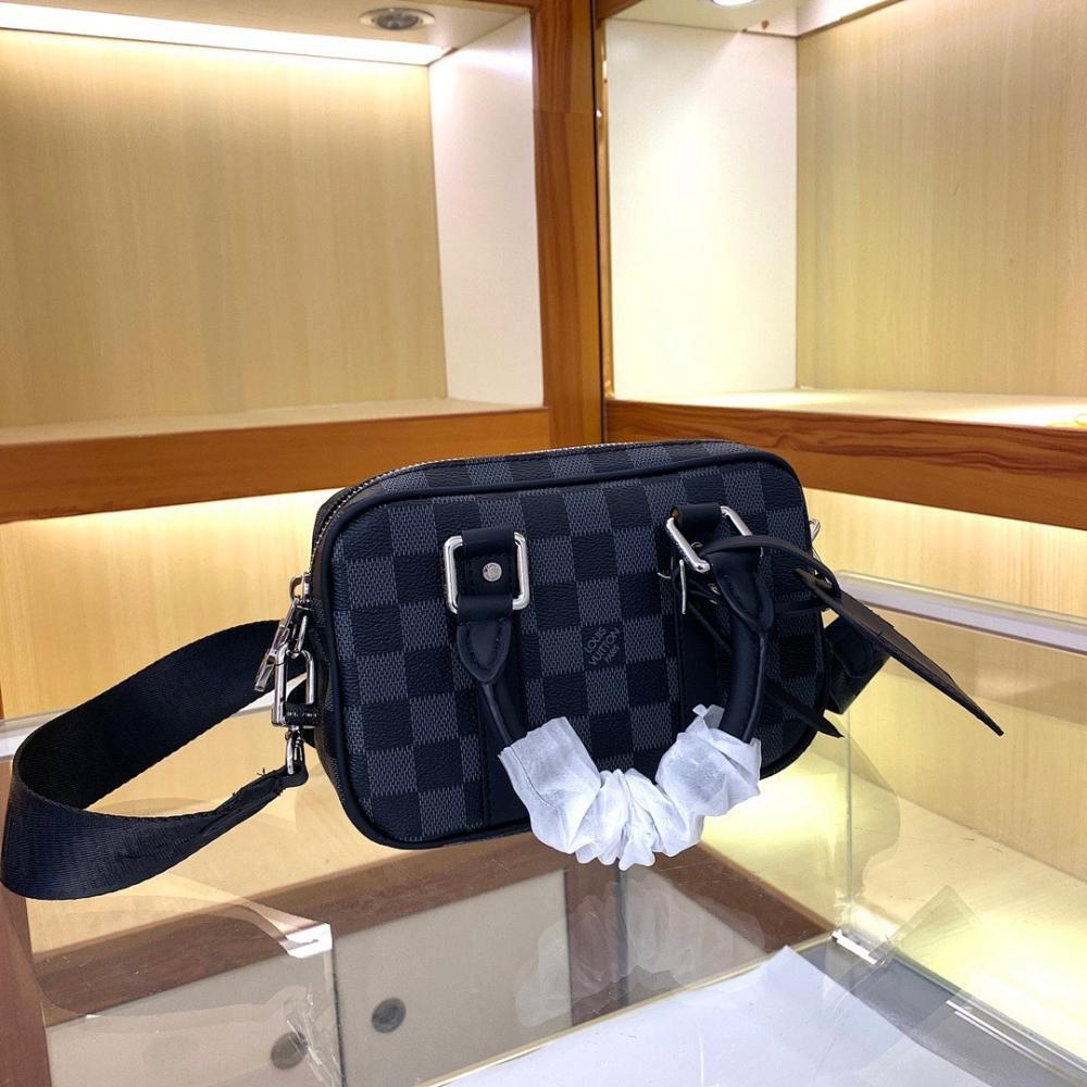 Italian-Inspired Stylish Shoulder Bag