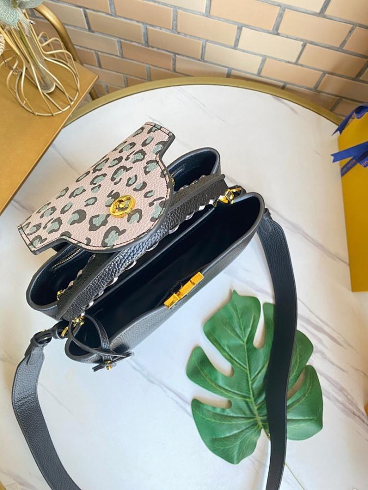 Italian-Inspired Elegant Leather Shoulder Bag