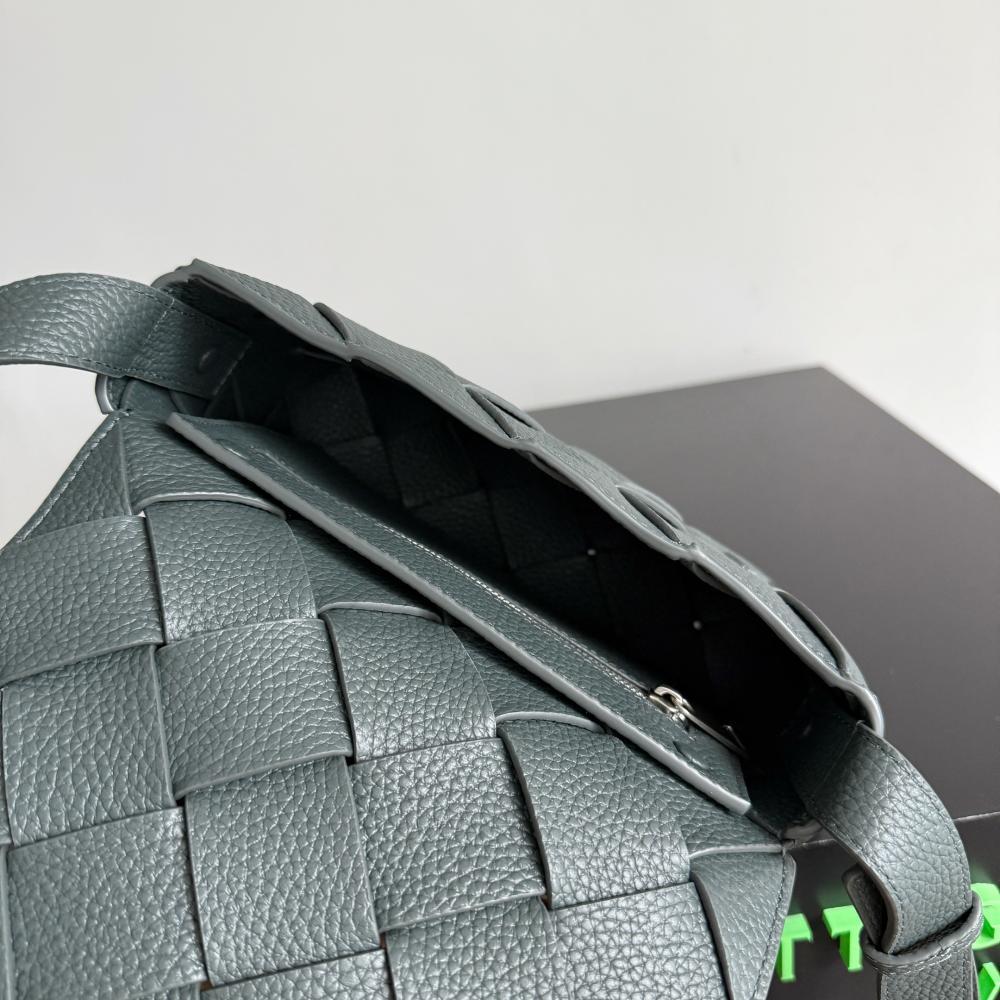 Elegant Leather Top Handle Bag