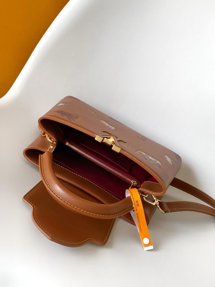 Classic Shoulder Bag