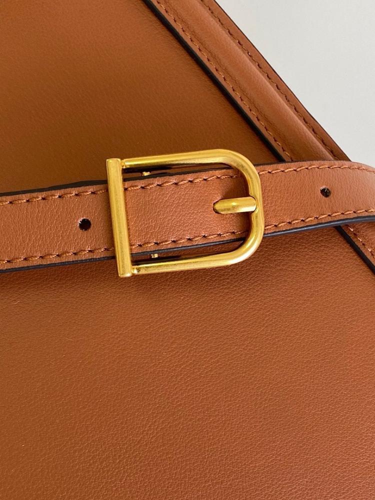Modern Italian-Inspired Leather Shoulder Bag