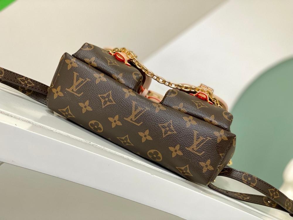 Italian-Inspired Elegant Canvas Bag