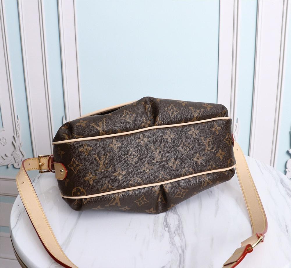 Modern Refined Shoulder Bag