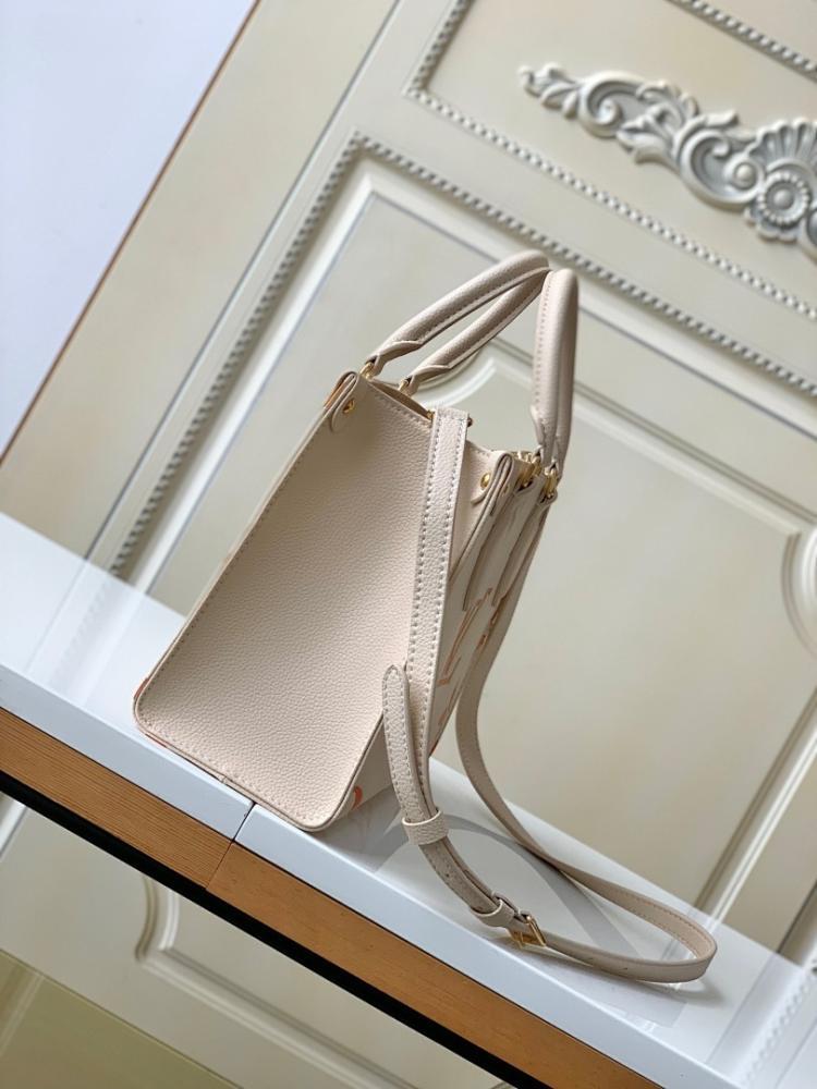 Elegant Leather Shoulder Bag – Limited Edition