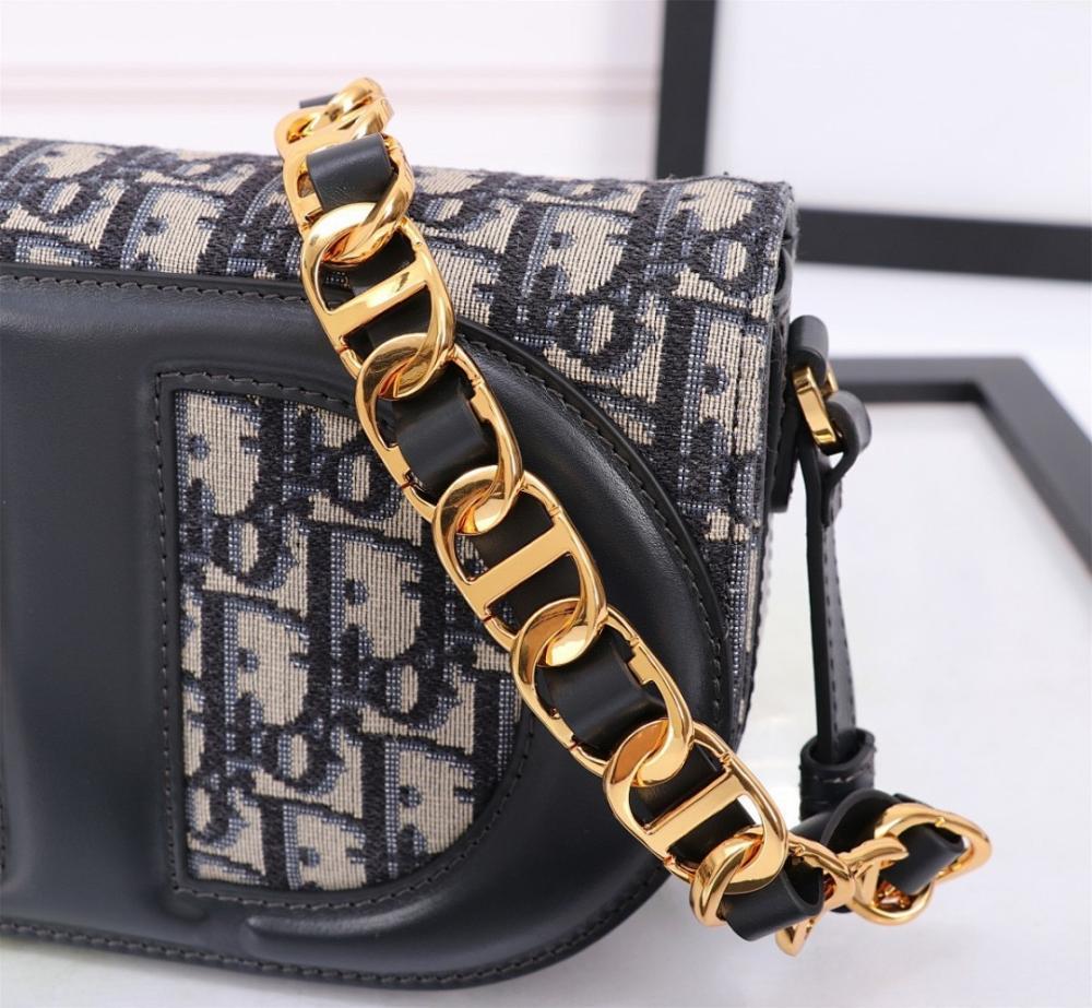 Modern Italian-Inspired Quilted Leather Shoulder Bag