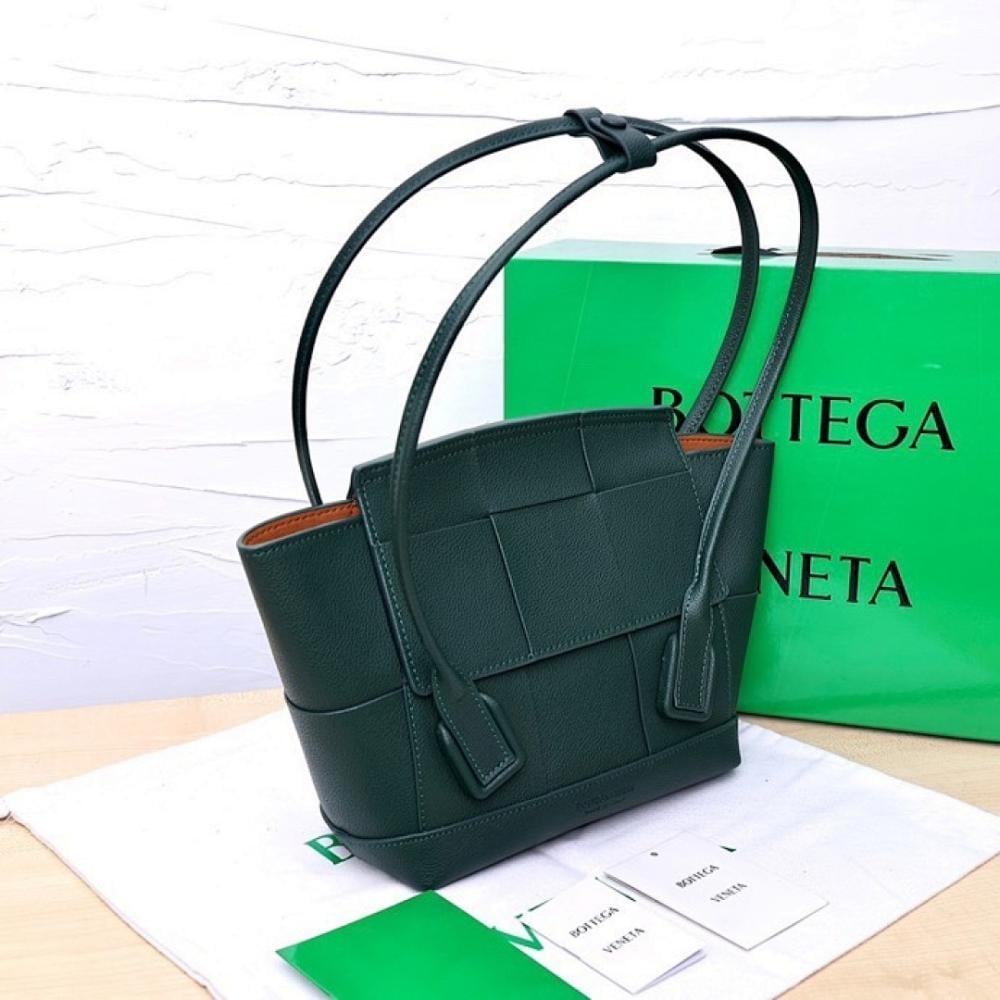 Luxury Stylish Woven Top Handle Bag