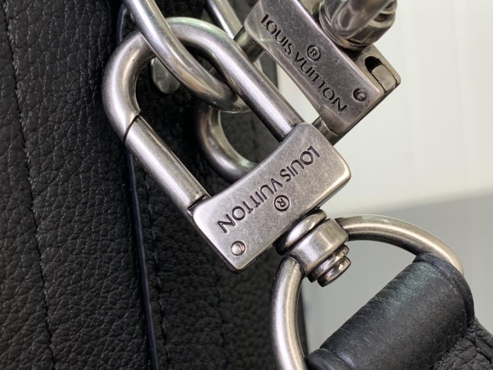 Elegant Shoulder Bag