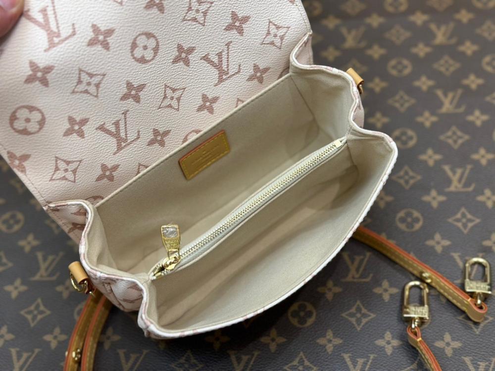 Modern Stylish Shoulder Bag