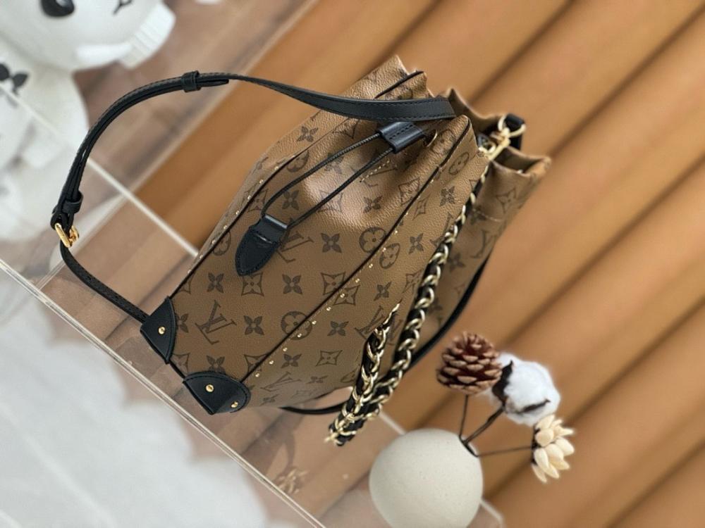 Modern Woven Leather Crossbody Bag