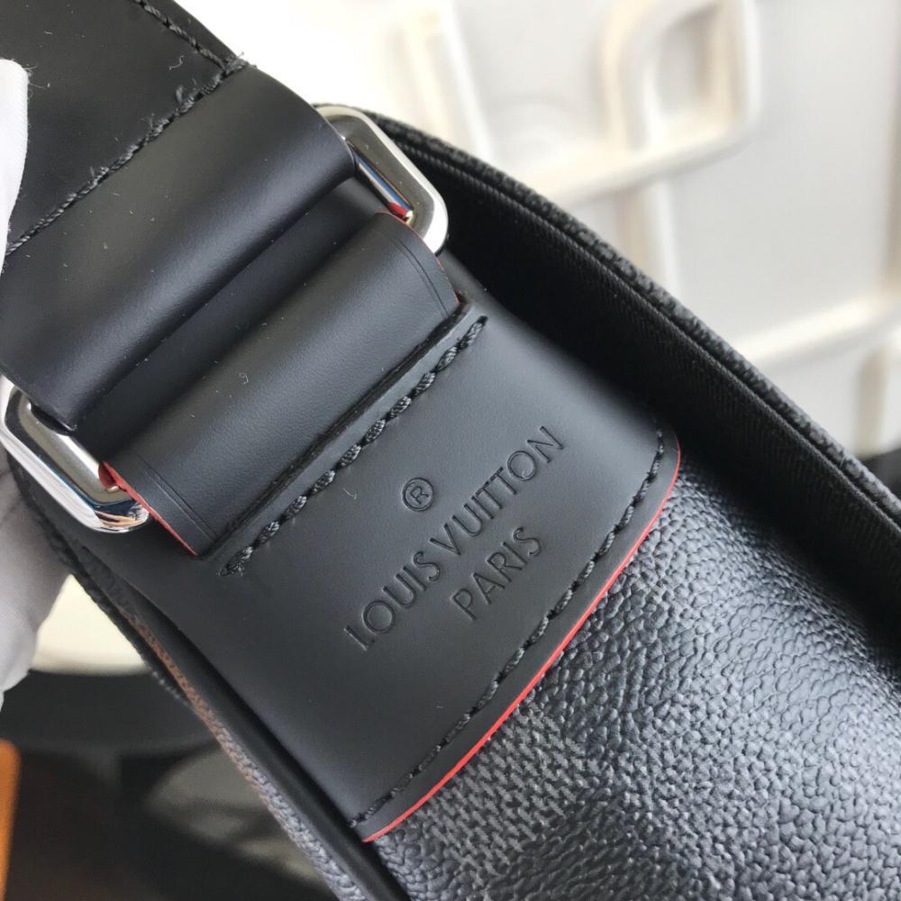 Arco Leather Shoulder Bag
