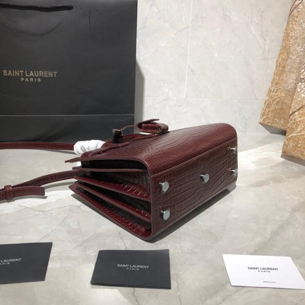 Classic Italian-Inspired Pink Leather Shoulder Bag