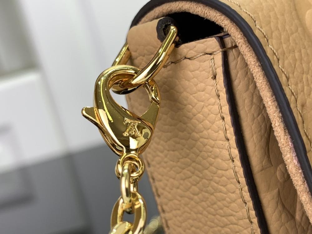 Classic Shoulder Bag