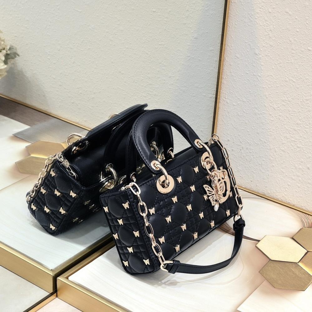 Italian-Inspired Elegant Shoulder Bag