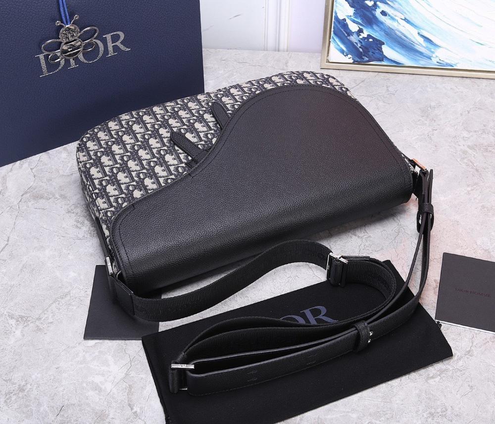 Italian-Inspired Luxury Beige Embroidered Jacquard Shoulder Bag