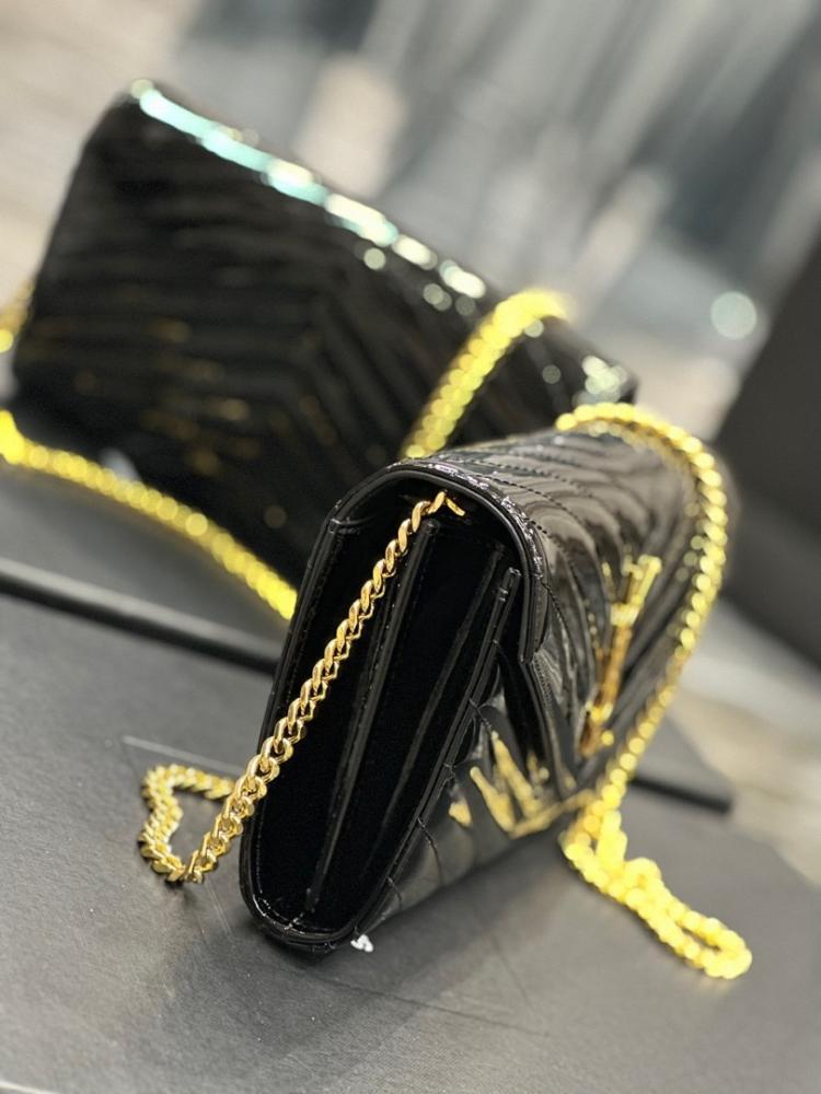 Elegant Leather Top Handle Bag – Special Edition