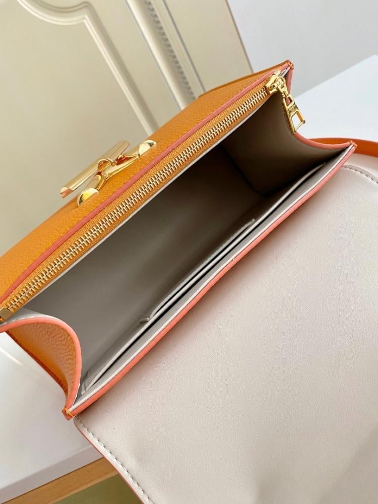Twist Quilted Leather Shoulder Bag