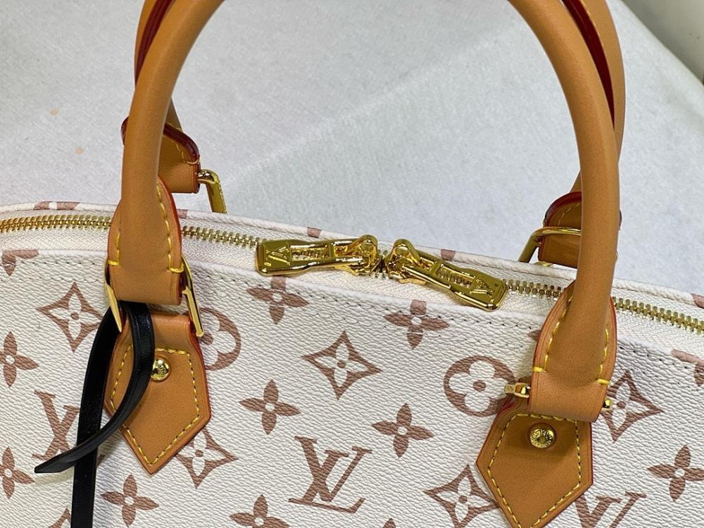 Elegant Leather Top Handle Bag – Limited Edition