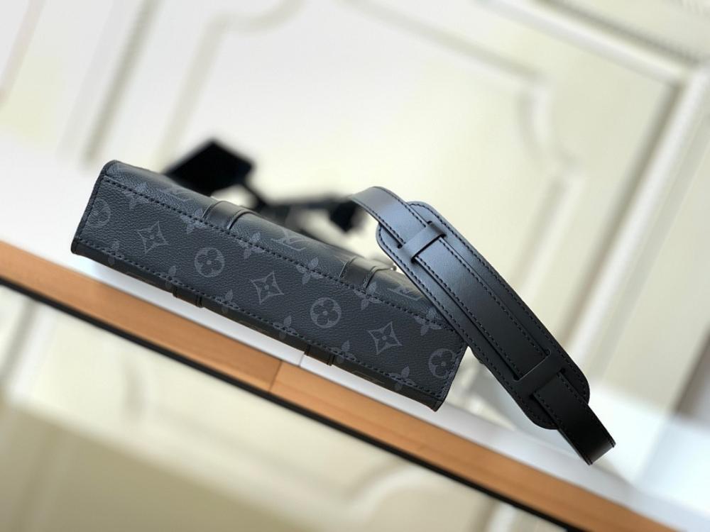 Modern Refined Leather Shoulder Bag
