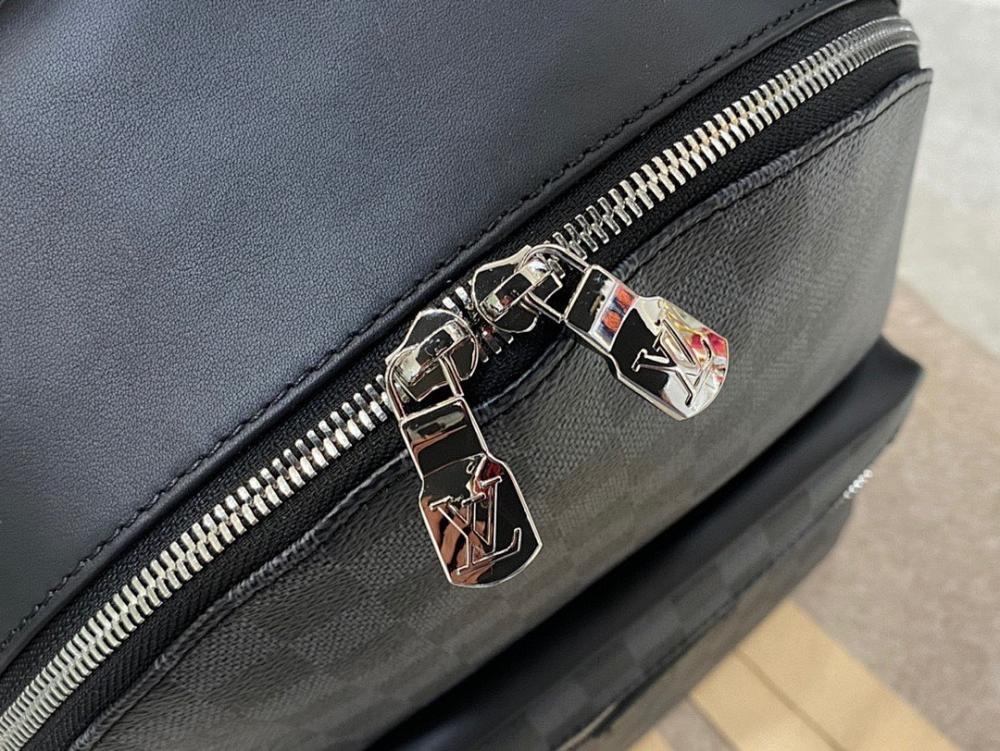 Stylish Refined Leather Shoulder Bag