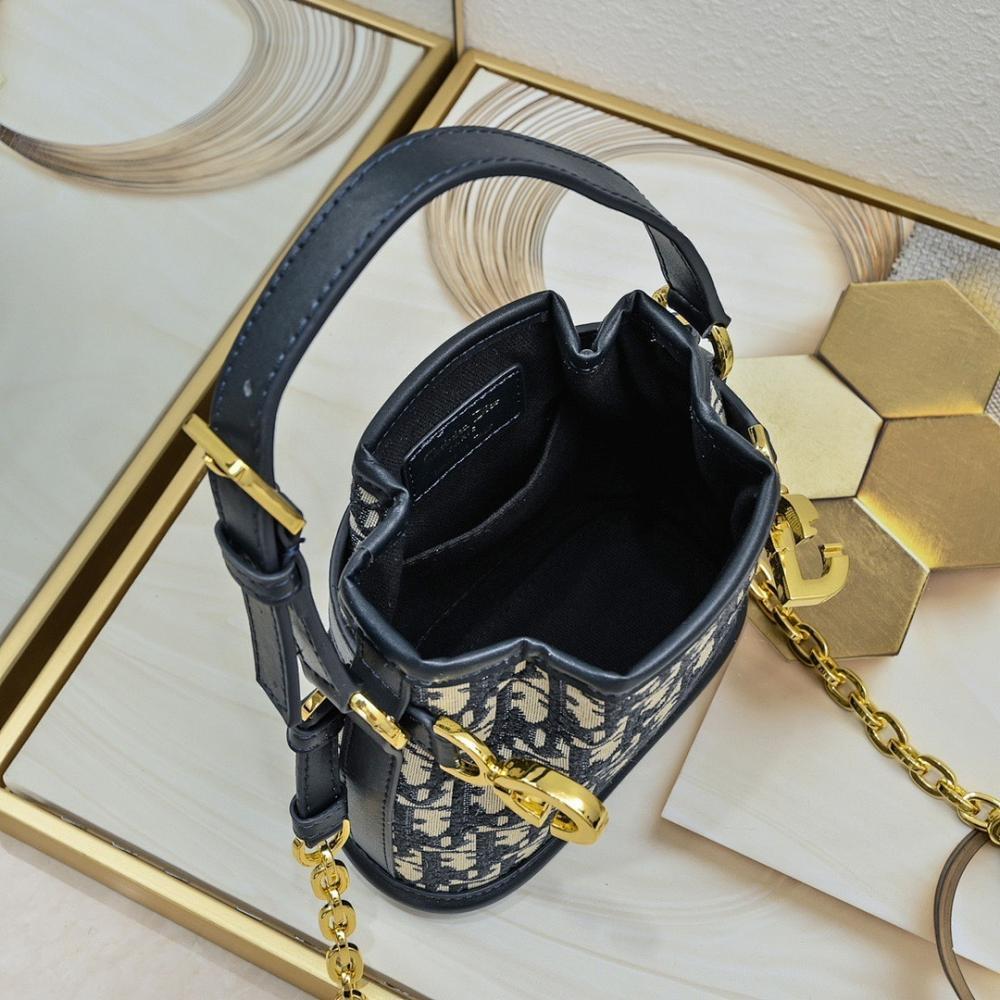 Stylish Bucket Bag – Limited Edition