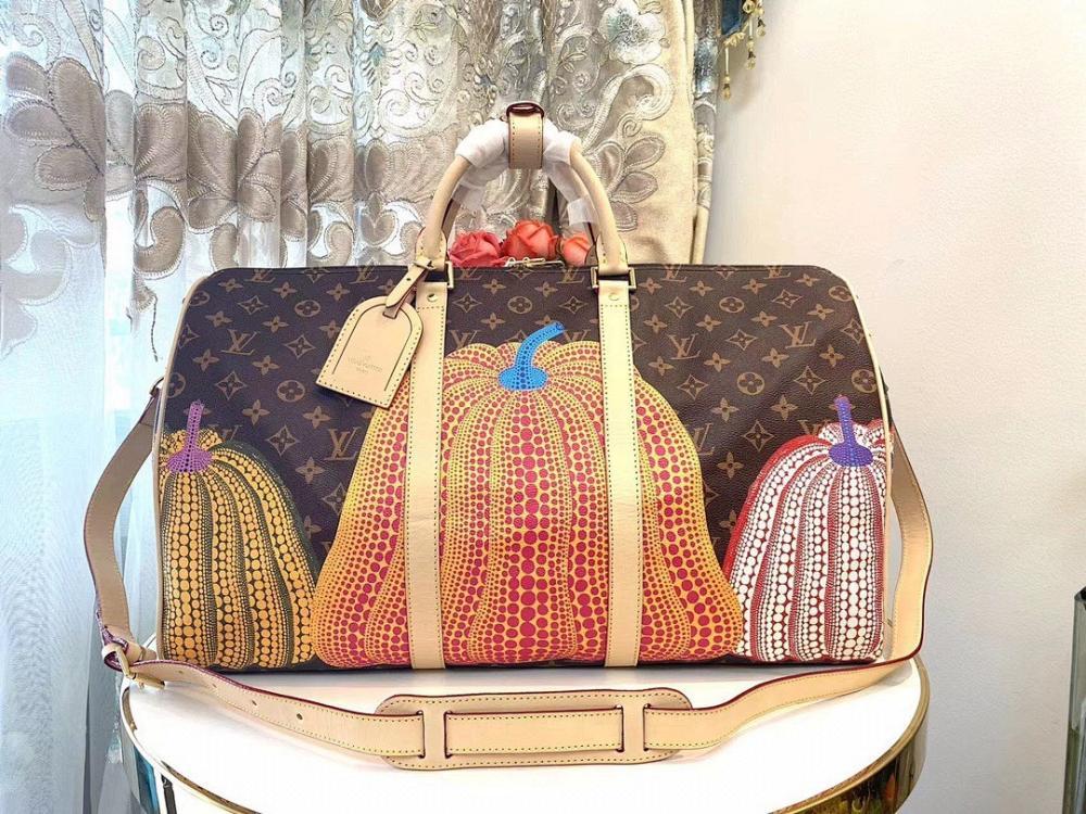Italian-Inspired Stylish Leather Travel Bag