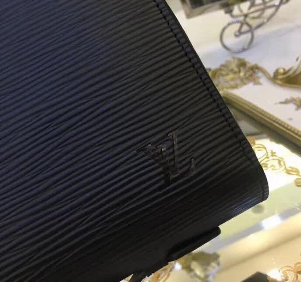 Italian-Inspired Elegant Top Handle Bag