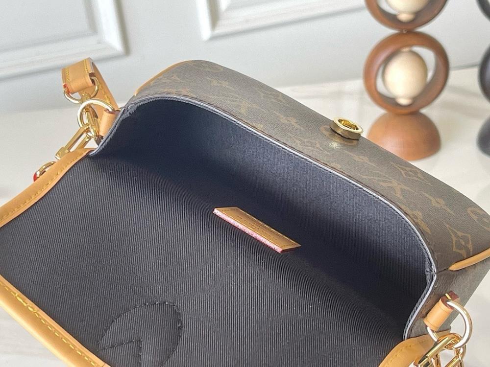 Stylish Leather Crossbody Bag – Limited Edition