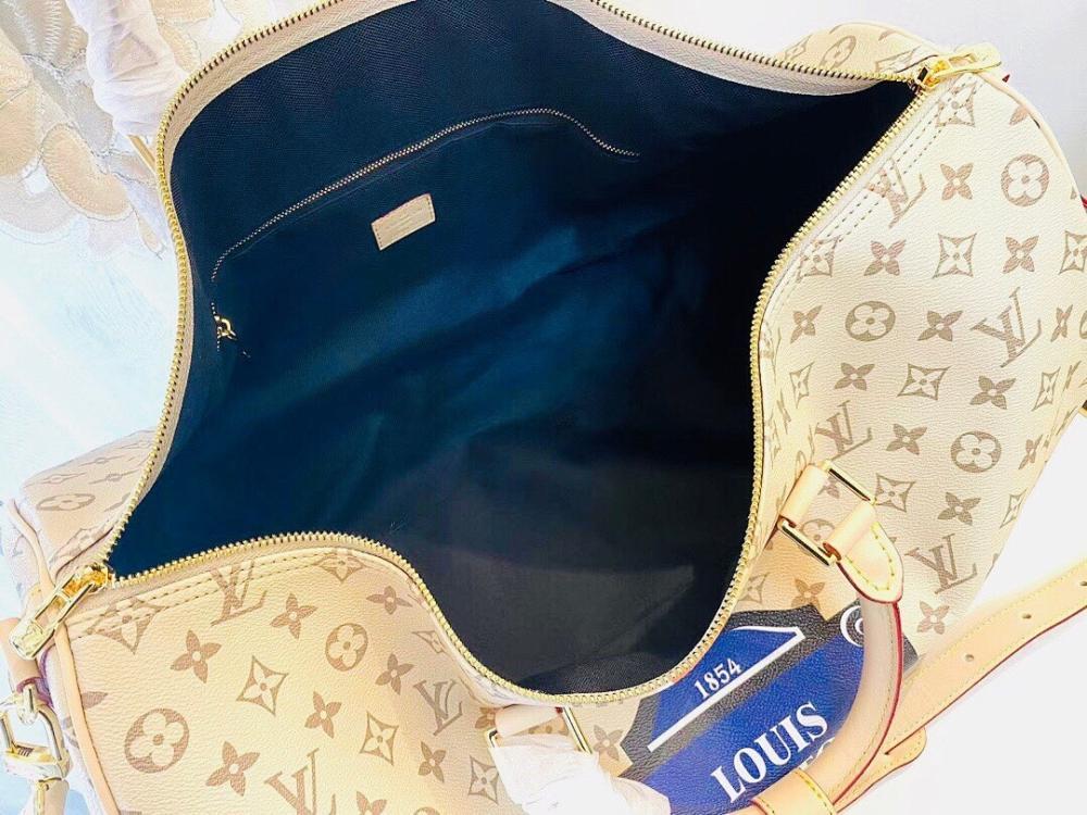Modern Leather Travel Bag – Limited Edition