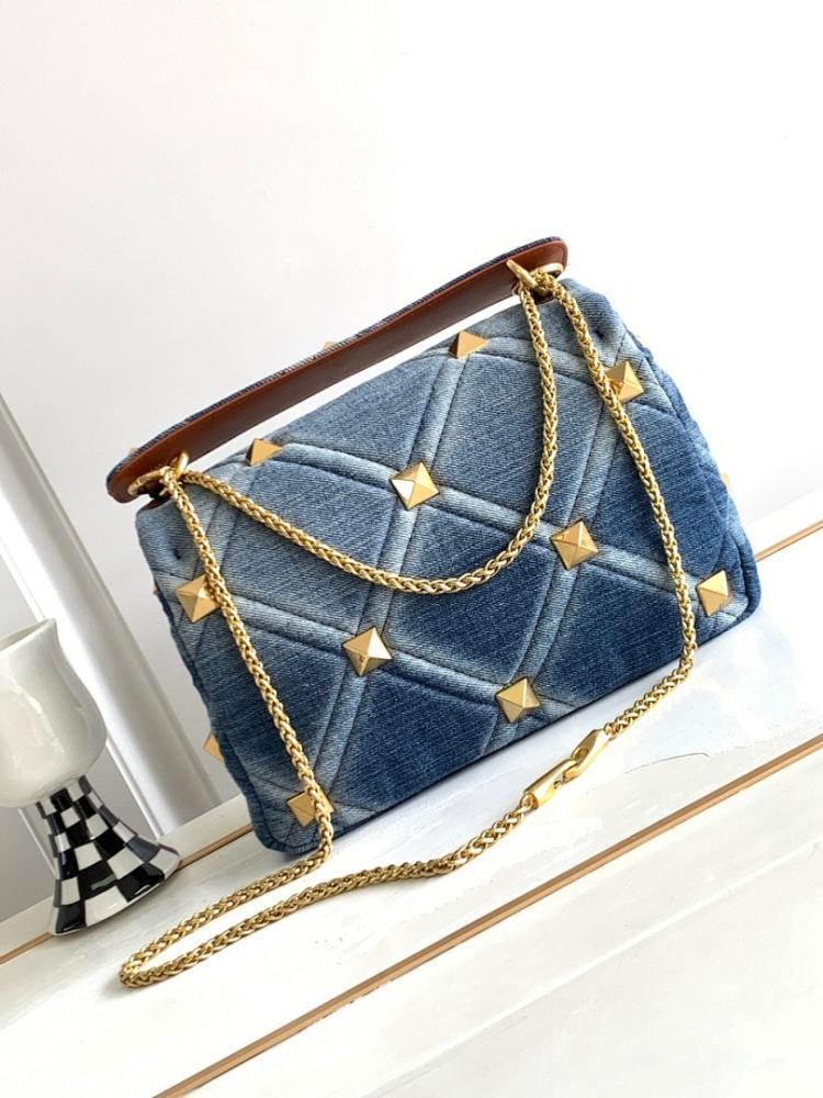 Stylish Quilted Lambskin Shoulder Bag – Limited Edition