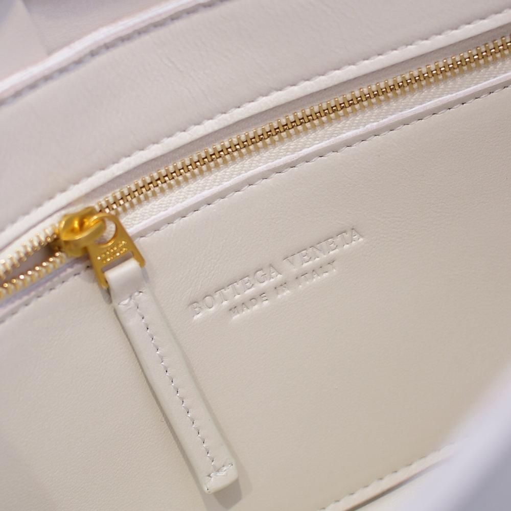 Cassette Top Handle Bag