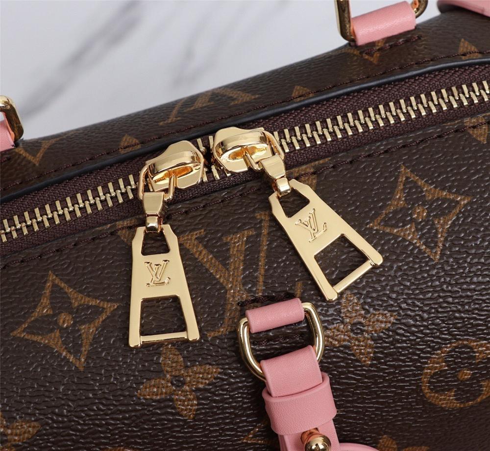 Stylish Studded Leather Shoulder Bag – Limited Edition