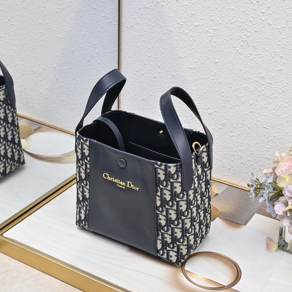 Modern Leather Bucket Bag – Limited Edition