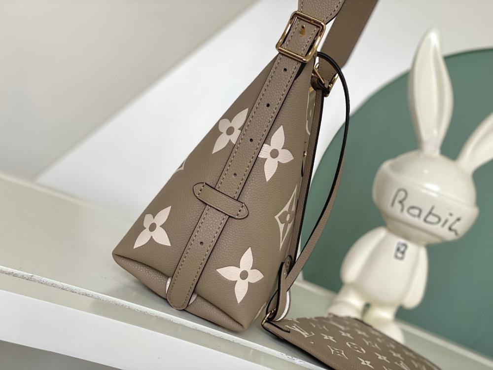 Modern Refined Leather Crossbody Bag