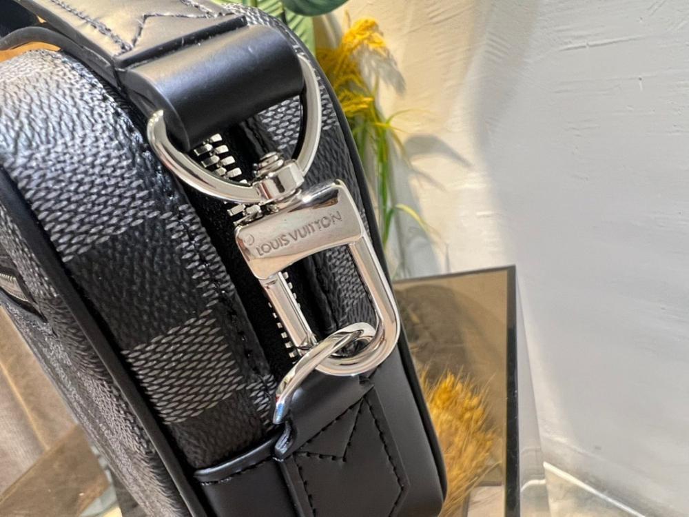 Classic Elegant Leather Bag
