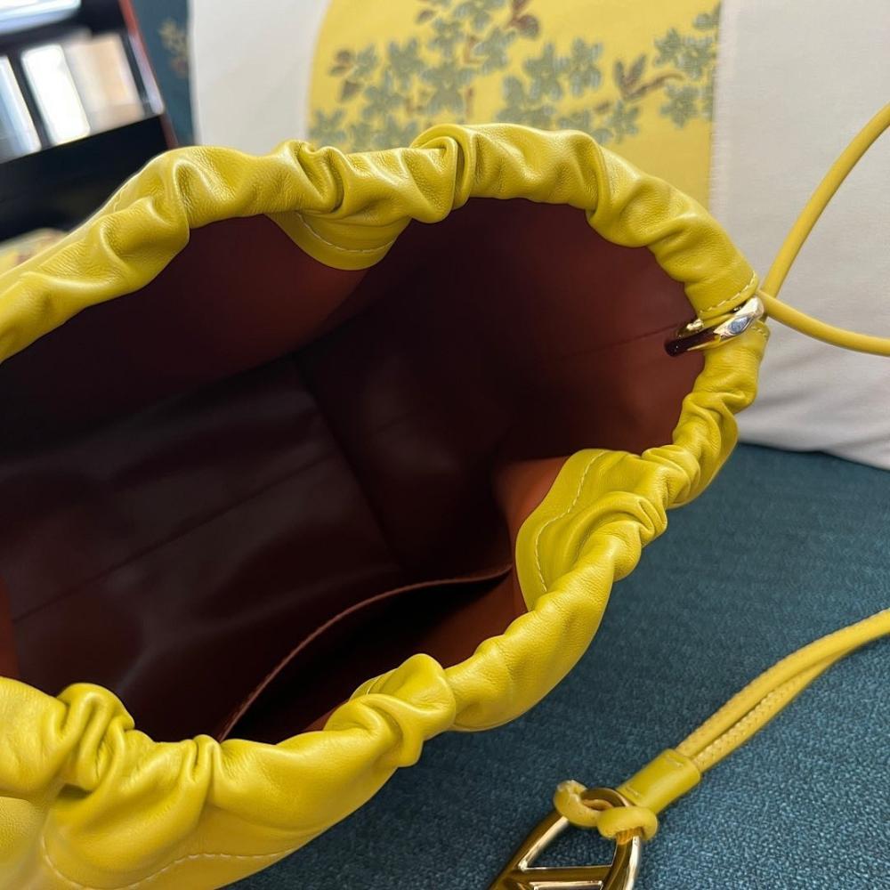 Elegant Leather Crossbody Bag – Special Edition