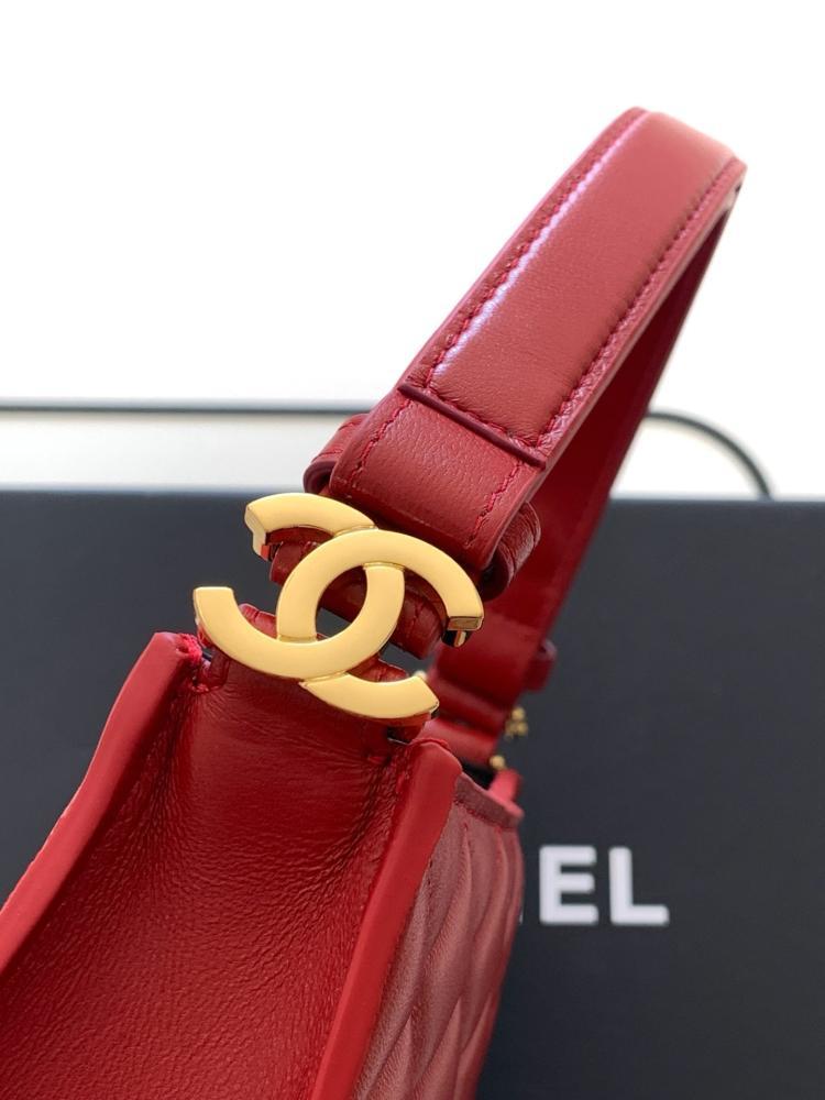 Classic Shoulder Bag